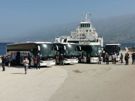 4 Busse fahren zur Insel Pag