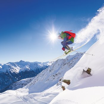 Skifahrer in Kappl © Bergbahnen Kappl