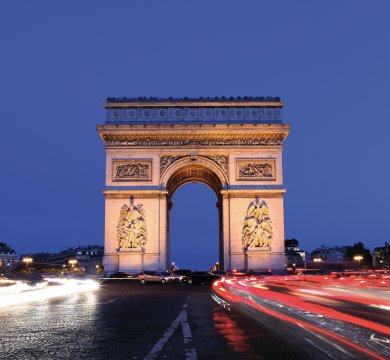Arc de Thriomphe in Paris bei Nacht
