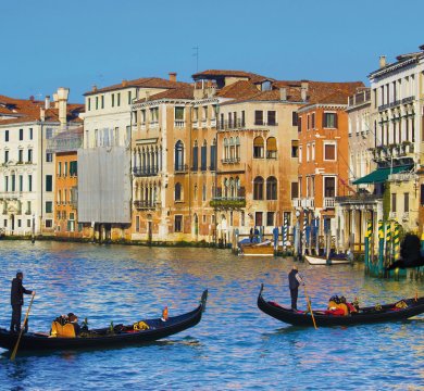 Gondeln auf dem Canale Grande