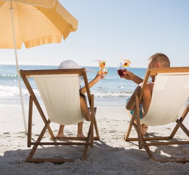 Strandszene mit Sonnenschirm