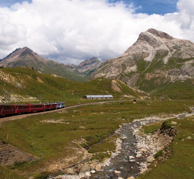 Bernina Express vom Comer See nach St. Moritz
