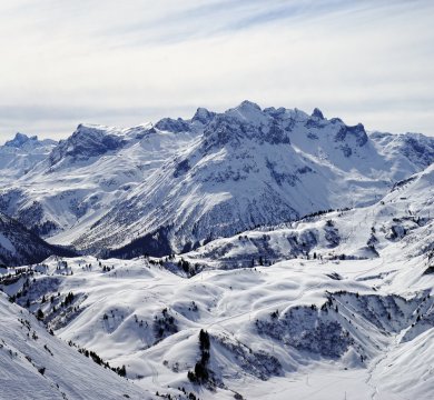 Berglandschaft bei Lech im Winter