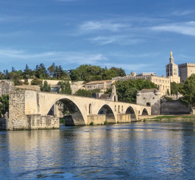 Avignon mit Brücke Pont St. Benezet und Papstpalast