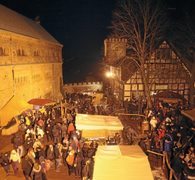 Mittelalterlicher Weihnachtsmarkt auf der Wartburg Eisenach