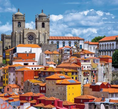 Blick auf die Altstadt von Porto mit Kathedrale