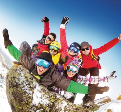 mit Freunden im Skiurlaub