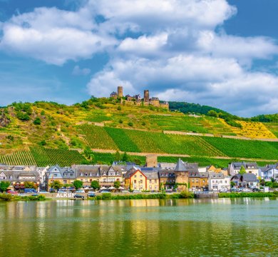Blick auf Alken und die Burg Thurant