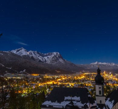 Garmisch-Partenkirchen bei Nacht