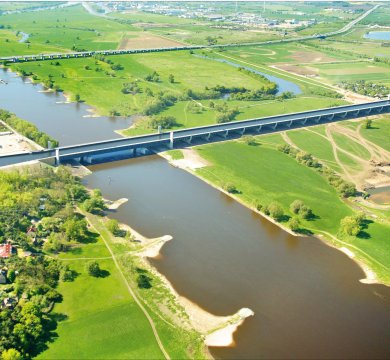 Kanalbrücke über die Elbe - Wasserstraßenkreuz Magdeburg