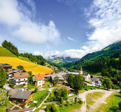 Blick auf das Dorf Auffach