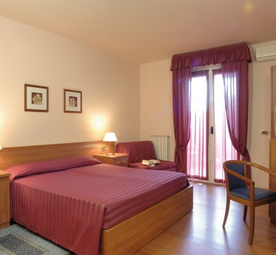 Hotel Loano 2 Village