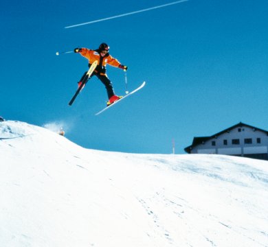 Skisprung Ski Alpin am Mölltaler Gletscher