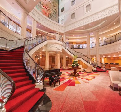 Lobby der Queen Mary 2